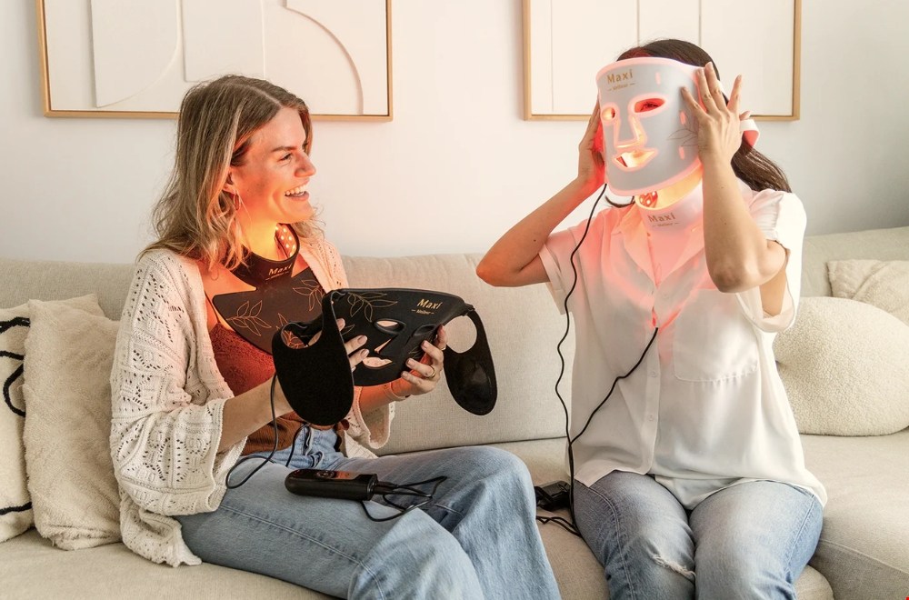 Zelfzorg cadeau geven: waarom een beautygadget beter scoort dan bloemen